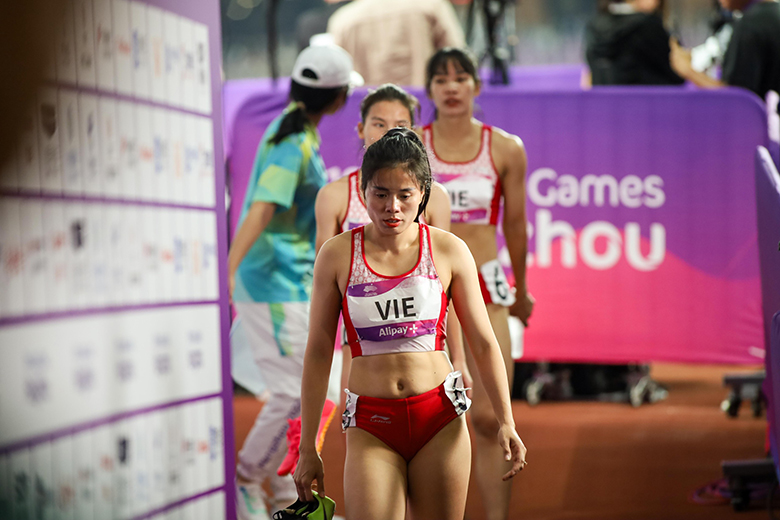 Tuyển thủ nữ Việt Nam chạy tiếp sức: Đối thủ quá mạnh, chúng tôi phải cố gắng nhiều hơn - Ảnh 1