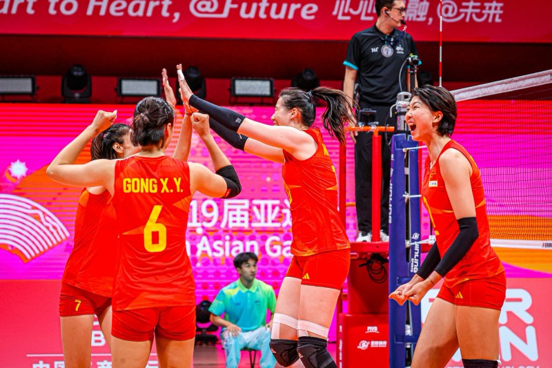 Tuyển bóng chuyền nữ Trung Quốc giành HCV ASIAD 19 sau khi 'vùi dập' Nhật Bản - Ảnh 1