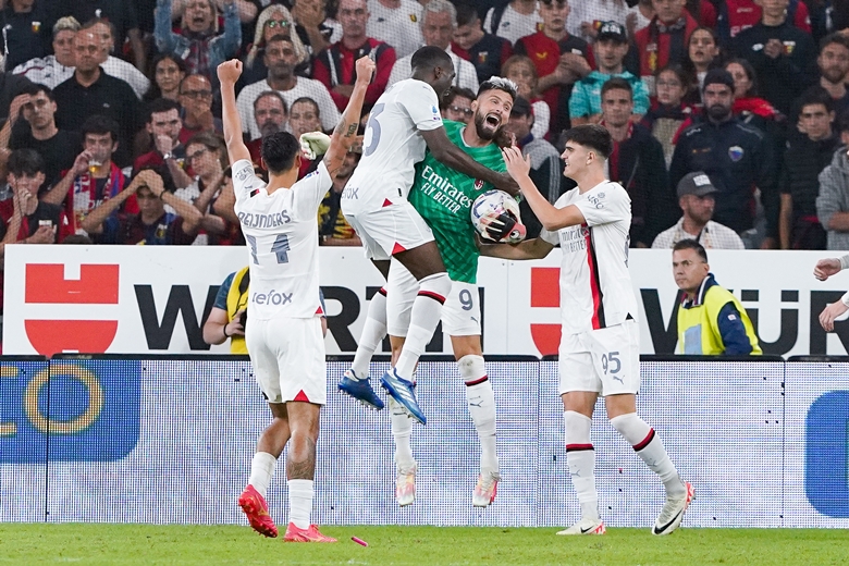 Giroud làm thủ môn bất đắc dĩ, cứu thua cho AC Milan - Ảnh 1