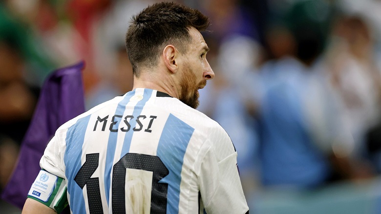 Argentina tố cáo cầu thủ Paraguay 'phun mưa' vào lưng Messi - Ảnh 1