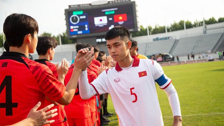 HLV Park Hang Seo dự khán trận U18 Việt Nam đấu U18 Hàn Quốc - Ảnh 1