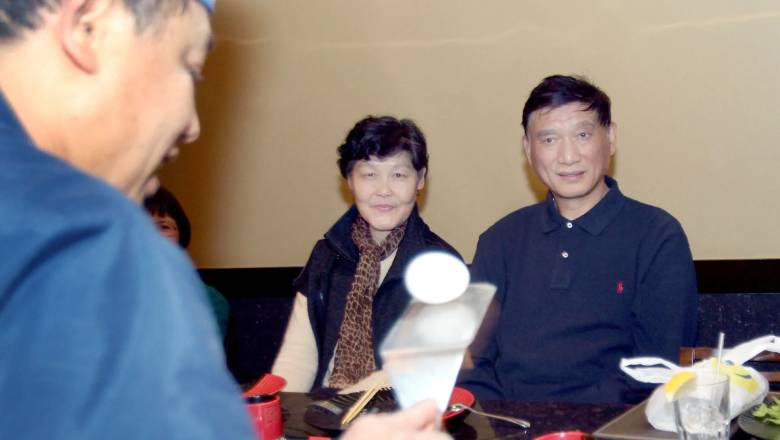 'Người khổng lồ' Yao Ming: Bị Trung Quốc ép chơi bóng rổ và con đường trở thành huyền thoại - Ảnh 1