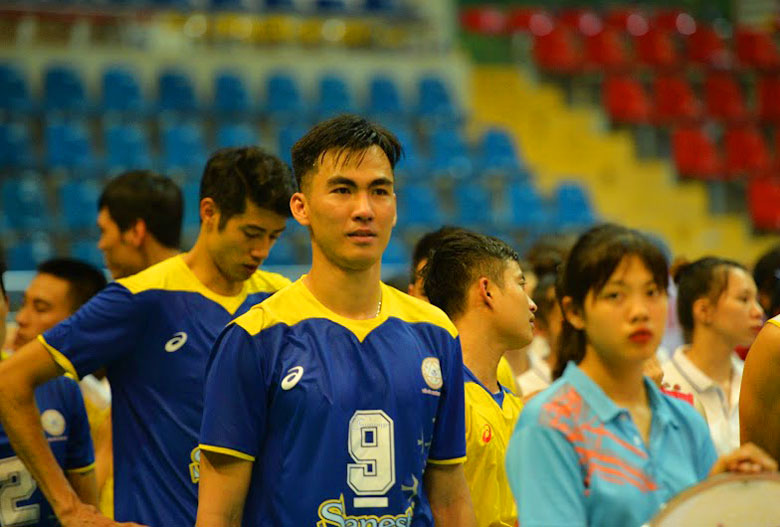 Đội bóng của Từ Thanh Thuận thắng nhọc nhằn đối thủ yếu ở giải bóng chuyền Vô địch quốc gia 2023 - Ảnh 1