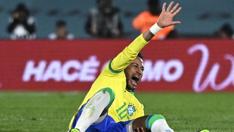 Neymar phẫu thuật đầu gối thành công, không hẹn ngày trở lại - Ảnh 1