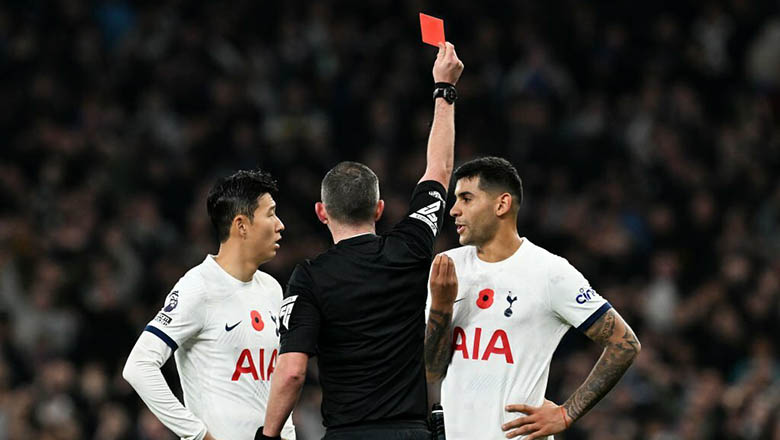 Vì sao Romero và Udogie phải nhận thẻ đỏ ở trận Tottenham vs Chelsea? - Ảnh 1