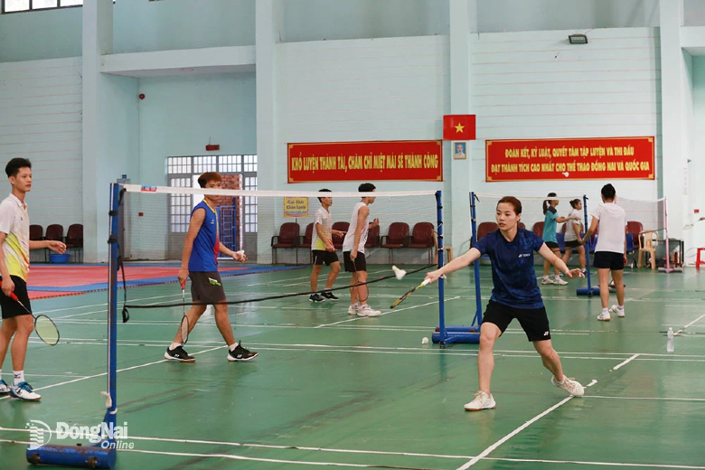 HLV cầu lông Việt Nam đồng hành cùng Thùy Linh tại Korea Masters 2023 là ai? - Ảnh 2