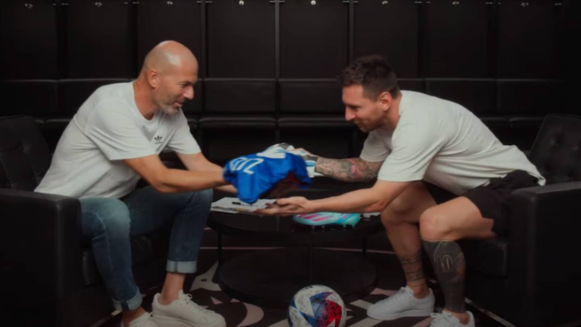 Zidane phỏng vấn Messi: Choáng ngợp với cuộc trò chuyện của 2 huyền thoại - Ảnh 2