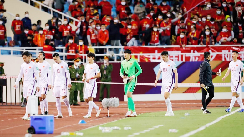 ĐT Trung Quốc dự vòng loại World Cup 2026 bị 'cắt chế độ': Không chuyên cơ, không tiền thưởng - Ảnh 2