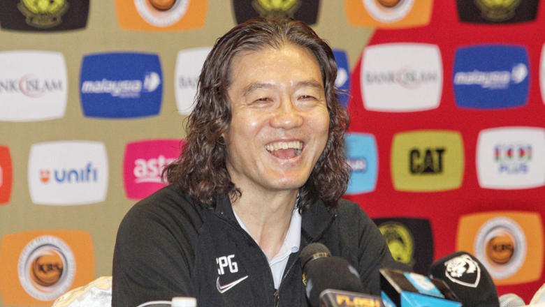 Giúp tuyển Malaysia thắng vòng loại World Cup 2026, HLV Kim Pan Gon được thưởng ngay hợp đồng mới - Ảnh 1