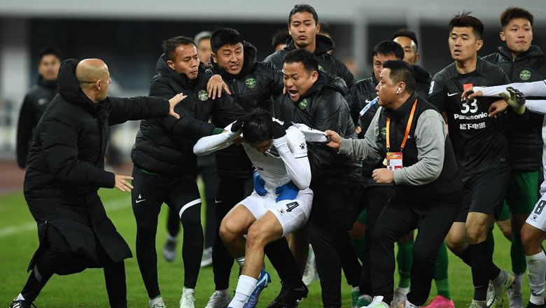Báo Trung Quốc tố cầu thủ Thái Lan gây sự trước, gây nên thảm họa hỗn chiến ở Cúp C1 châu Á - Ảnh 2
