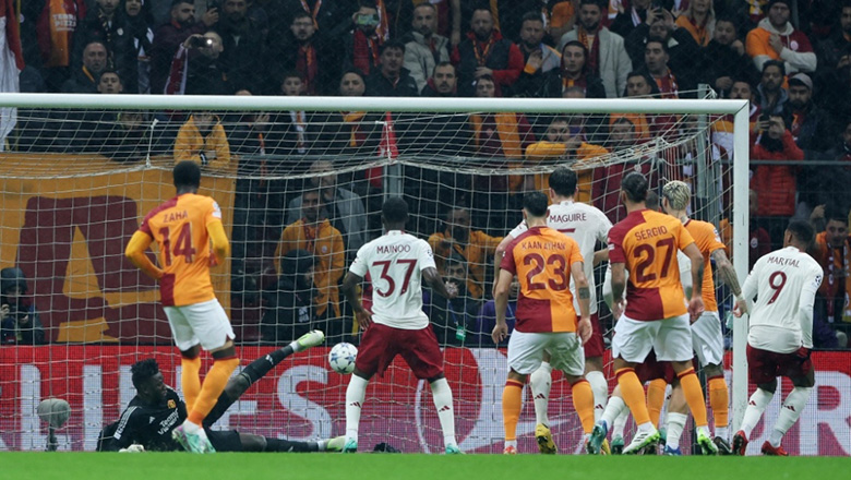 Kết quả bóng đá Galatasaray vs MU: Mãn nhãn 6 bàn, trả giá vì sai lầm - Ảnh 2