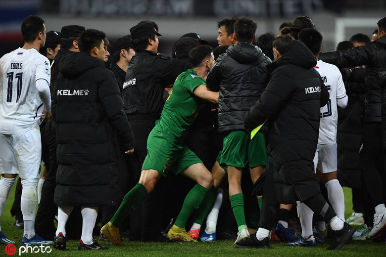 LĐBĐ Trung Quốc lên tiếng sau vụ bạo loạn ở Cúp C1 châu Á, cam kết hỗ trợ AFC xử lý vi phạm - Ảnh 1
