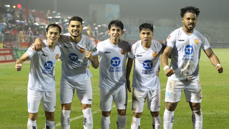 Nam Định lập cột mốc vô tiền khoáng hậu, chứng tỏ uy danh ứng viên vô địch hàng đầu V.League 2023/24 - Ảnh 2