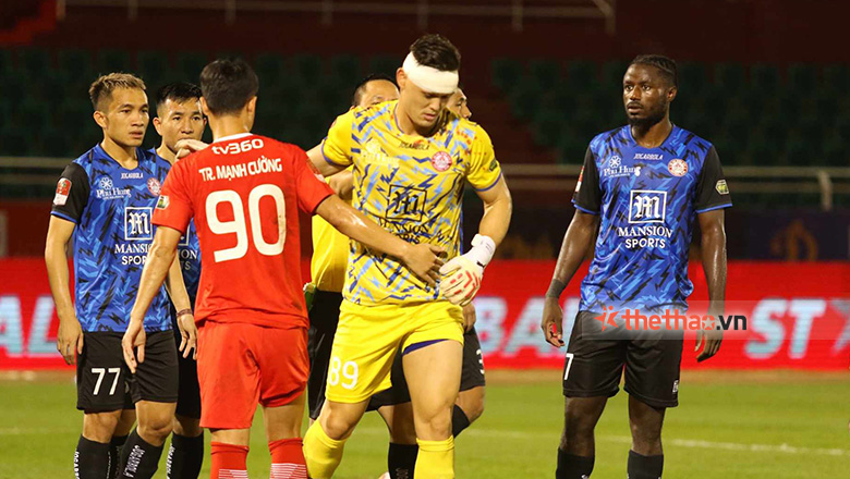 Patrik Lê Giang phải nhập viện sau trận TPHCM vs Thể Công – Viettel - Ảnh 1