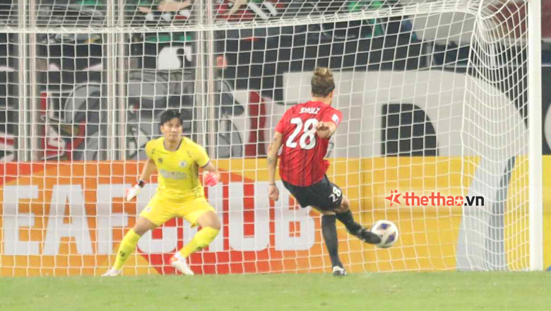 Văn Hoàng ra mắt Hà Nội FC ấn tượng không ngờ, đánh bại 'vua phạt đền' của J.League - Ảnh 2