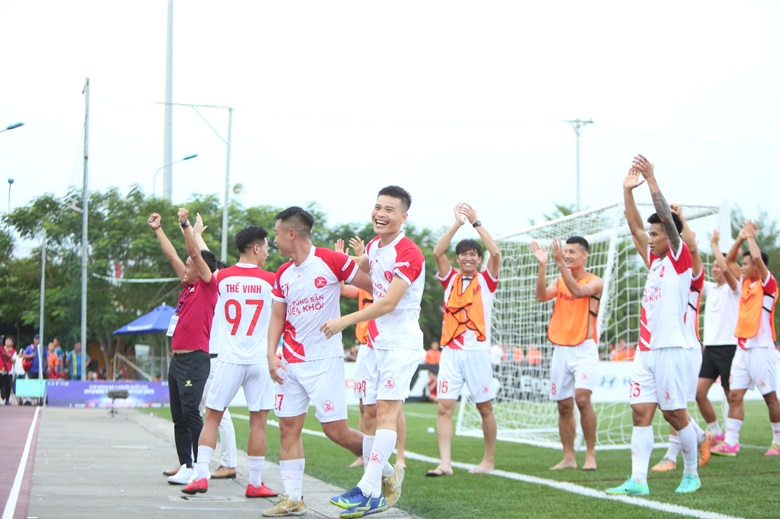 VSC-S3: Cùng thắng ở loạt luân lưu, Thiên Khôi FC và SHB tái đấu tại bán kết  - Ảnh 1