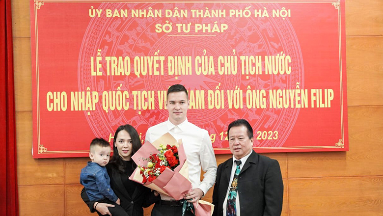 Filip Nguyễn chính thức được trao quốc tịch Việt Nam, sẵn sàng cống hiến cho ĐTQG - Ảnh 2