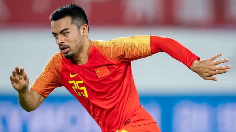 Tiền vệ nhập tịch của ĐT Trung Quốc bị loại khỏi Asian Cup 2023 vì vô kỷ luật - Ảnh 1