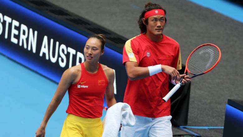 Tay vợt nữ Trung Quốc Zheng Qinwen gây sốt khi 2 lần đánh bại đương kim vô địch Wimbledon - Ảnh 2