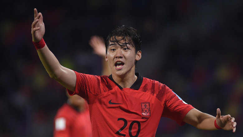 Đình Bắc lọt Top 10 cầu thủ trẻ nhất Asian Cup 2023 - Ảnh 2