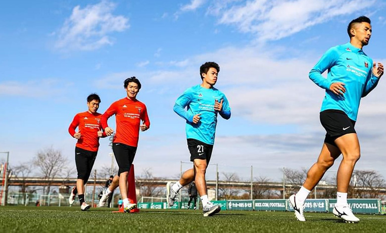 Hy sinh Asian Cup 2023, ngôi sao tuyển Thái Lan được CLB Nhật Bản bù đắp bằng bản hợp đồng mới - Ảnh 2