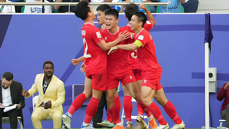 Kết quả bóng đá Việt Nam vs Nhật Bản: 6 bàn kịch tính, màn trình diễn khó tin - Ảnh 1