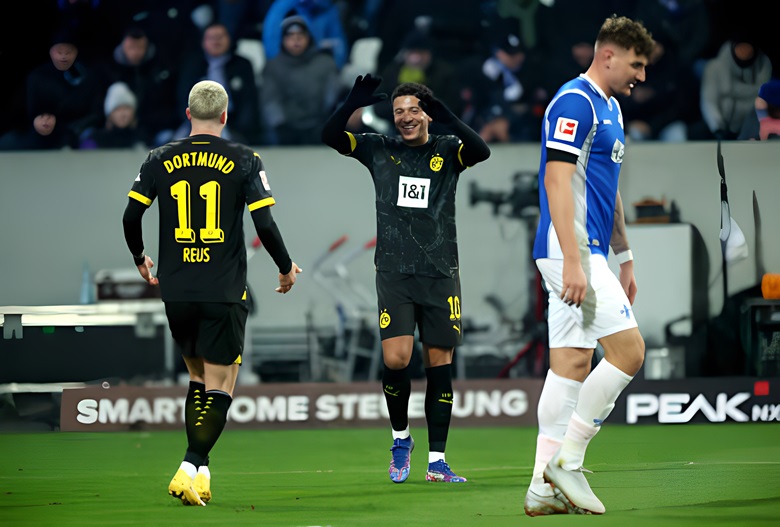 Sancho kiến tạo thành bàn trong trận đấu đầu tiên sau khi trở lại Dortmund - Ảnh 1