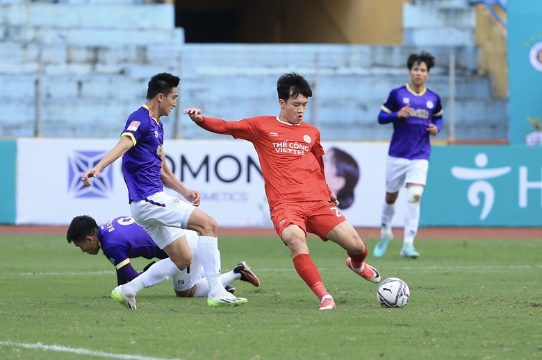 Thành Chung sút hỏng 11m, HLV Nhật Bản nhận thất bại trong trận ra mắt Hà Nội FC - Ảnh 2