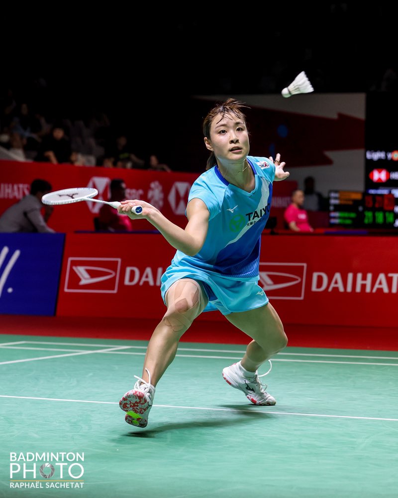 Okuhara đánh bại đàn em cùng đội tuyển trong trận bán kết Indonesia Masters - Ảnh 1