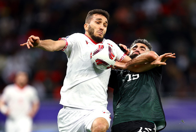 Hạ UAE trên chấm luân lưu, Tajikistan làm nên lịch sử tại Asian Cup - Ảnh 1