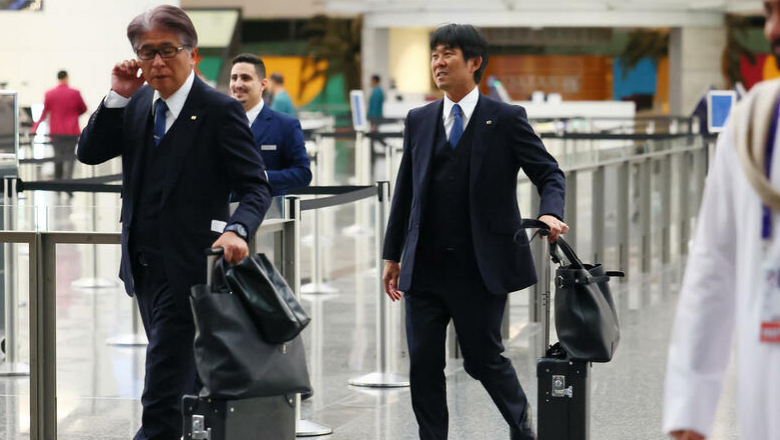 ĐT Nhật Bản thua Iran, HLV Moriyasu bỏ về nước trước các học trò  - Ảnh 1