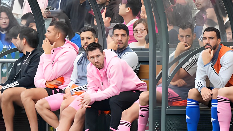 Messi không ra sân, CĐV Hồng Kông đòi trả tiền vé - Ảnh 2