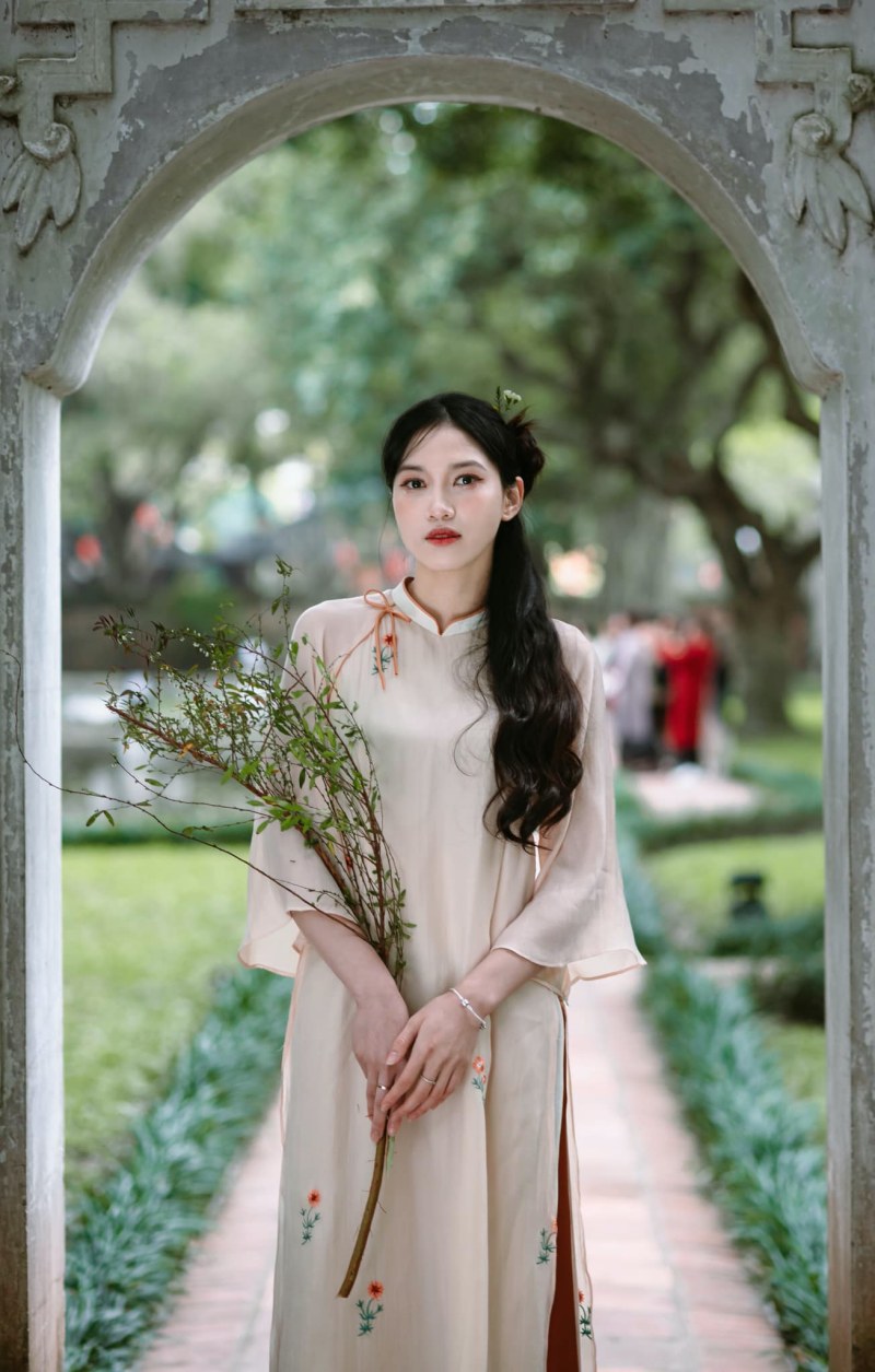 Ngọc nữ bóng chuyền Việt Nam diện áo dài xưa khoe nhan sắc xinh hơn hoa hậu - Ảnh 8