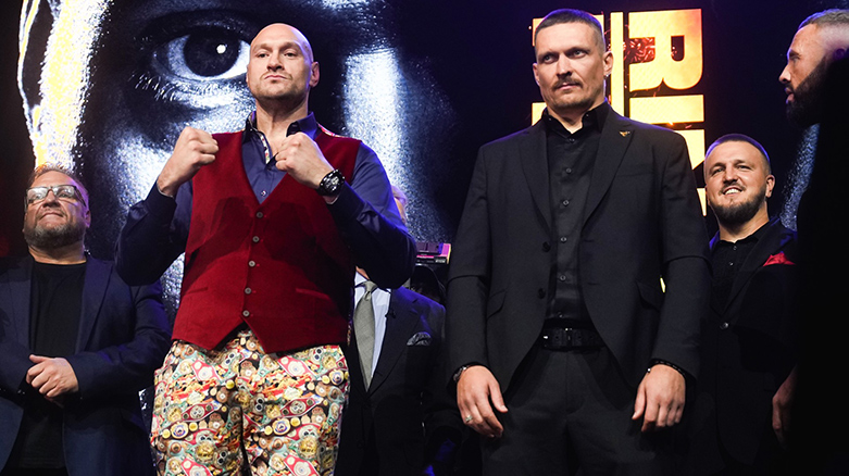 Trận đấu giữa Tyson Fury vs Oleksandr Usyk dời  sang tháng 5, BTC phạt 10 triệu USD nếu võ sĩ rút lui - Ảnh 1