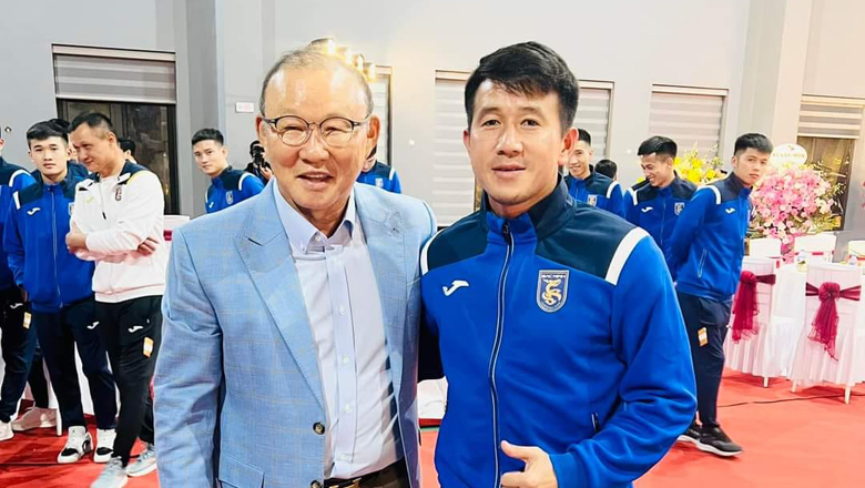 Hé lộ điều khoản đặc biệt trong hợp đồng của HLV Park Hang Seo với CLB Bắc Ninh - Ảnh 1