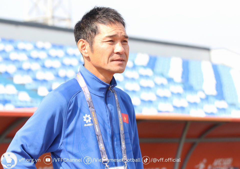 Bị Triều Tiên vùi dập 6-0, HLV Akira Ijiri khen U20 nữ Việt Nam 'đã tiến bộ' - Ảnh 1