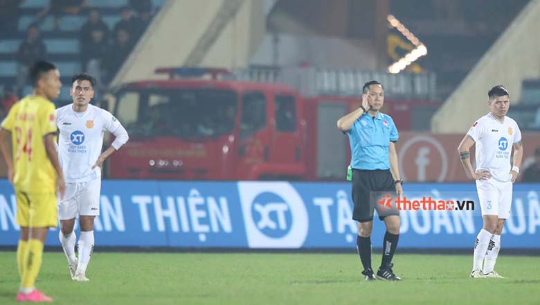 Kết quả bóng đá Nam Định vs Thanh Hóa: Định mệnh phạt đền phút bù giờ - Ảnh 2