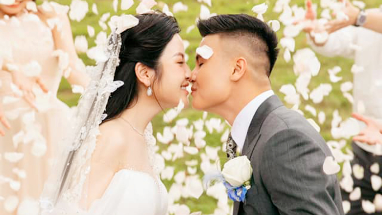 Quang Hải bật khóc khi được Chu Thanh Huyền báo tin vui trong lễ cưới - Ảnh 5