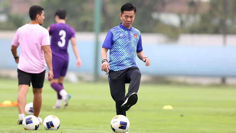 U23 Việt Nam tập buổi đầu tiên, chuẩn bị cho VCK U23 châu Á 2024 - Ảnh 2