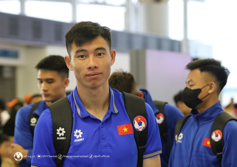 U23 Việt Nam lên đường sang Qatar dự VCK U23 châu Á 2024 - Ảnh 1