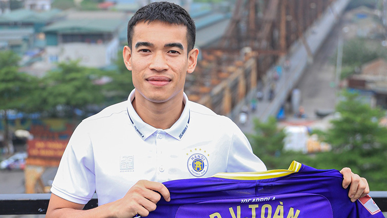Đậu Văn Toàn gia hạn hợp đồng với Hà Nội FC - Ảnh 1
