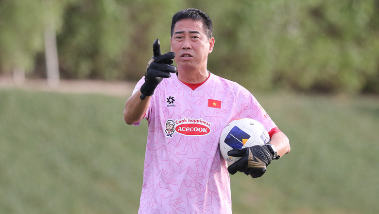 Hy hữu: HLV thủ môn bị CLB cắt hợp đồng vì làm nhiệm vụ tại U23 Việt Nam - Ảnh 1