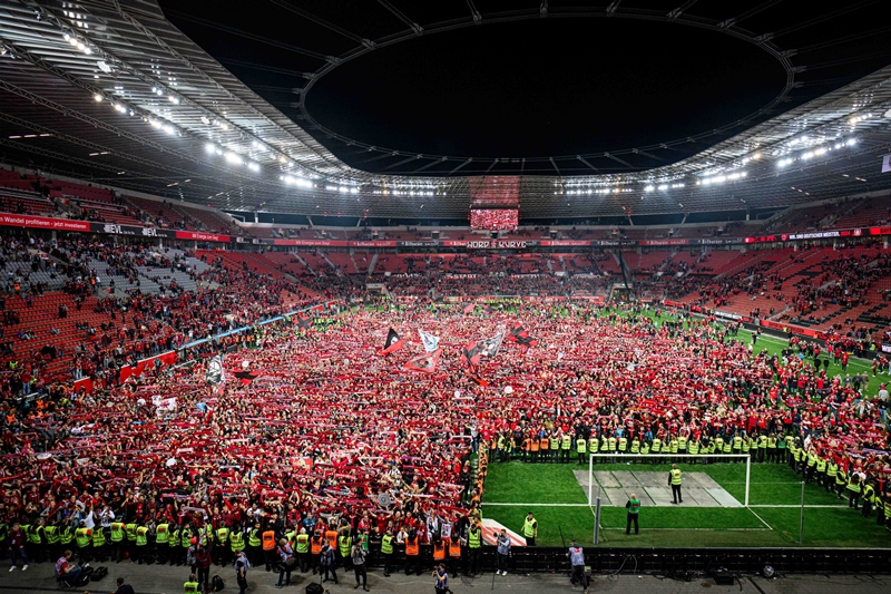Biển người ăn mừng Bayer Leverkusen vô địch Bundesliga 2023/24 - Ảnh 2
