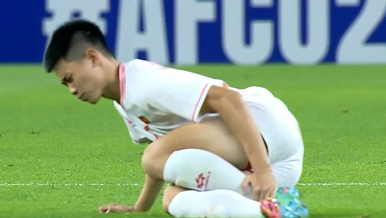 Đình Bắc tự chấn thương, rời sân chỉ sau 10 phút trận U23 Việt Nam vs Kuwait - Ảnh 2