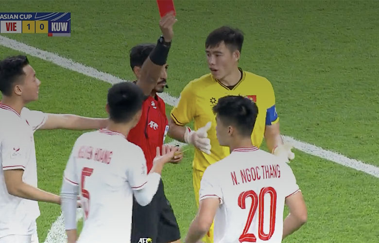 Từ sai lầm của Ngọc Thắng, vì sao bóng đá Việt Nam chịu quá nhiều thẻ đỏ? - Ảnh 2