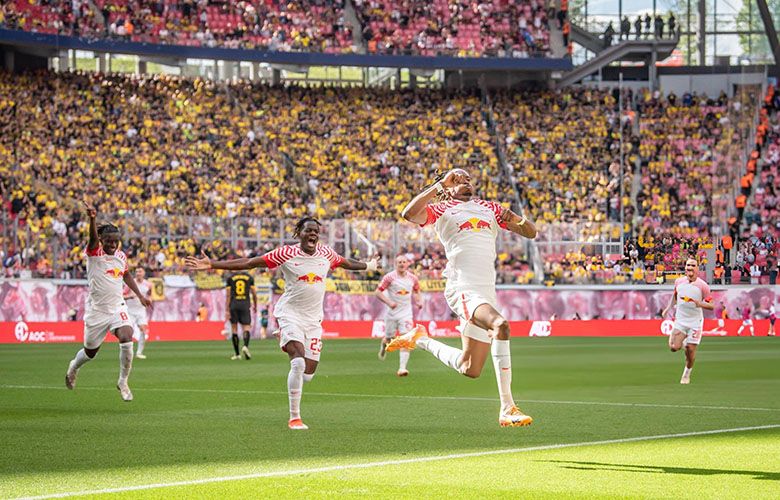 Sancho mở tỉ số, Dortmund vẫn thảm bại 1-4 trước thềm bán kết Cúp C1 châu Âu - Ảnh 2