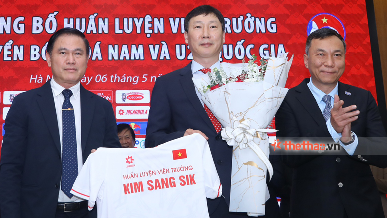 HLV Kim Sang-sik: “Tôi muốn cầu thủ Việt Nam trung thành, cùng tôi hướng đến đến triết lý chiến thắng” - Ảnh 3