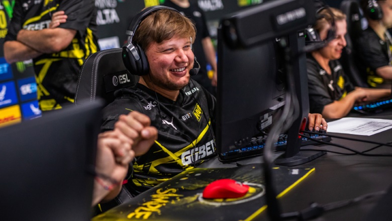 s1mple nêu lợi ích khi trở thành AWPer - Ảnh 1