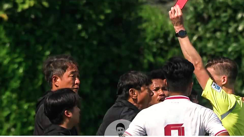 U23 Indonesia dính phạt đền oan, HLV Shin Tae Yong bị đuổi vì chửi rủa trọng tài  - Ảnh 3