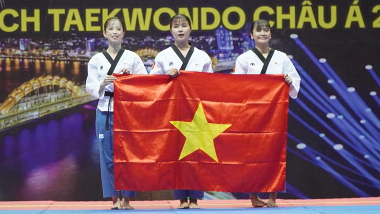 Châu Tuyết Vân và các đồng đội giành HCV Taekwondo châu Á - Ảnh 1